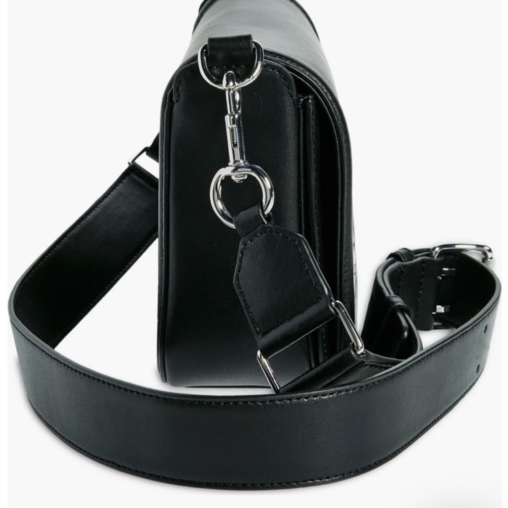 Marc Jacobs Elegant Black Crossbody Bag - Picture 3 of 12